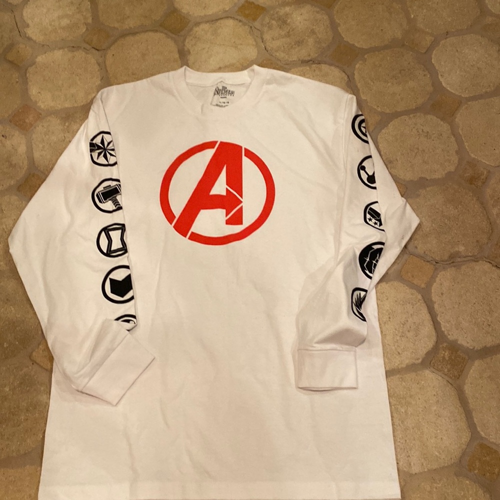 Marvel avengers barely worn shirt